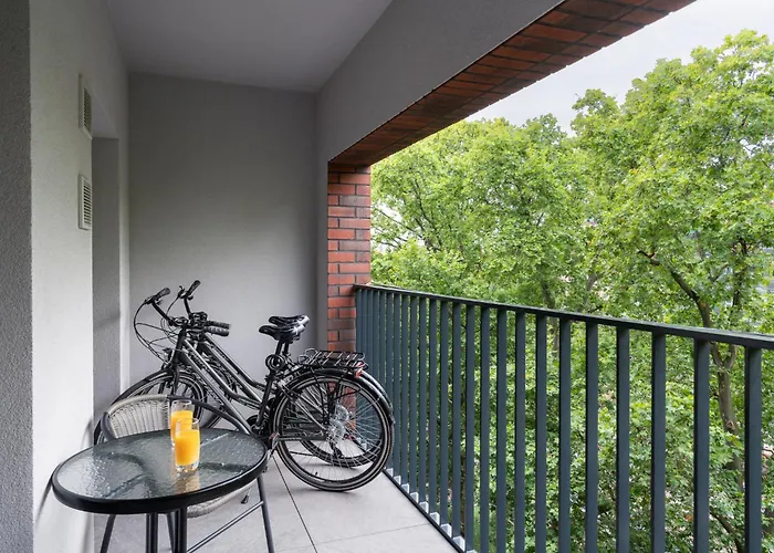 Apartwro 4th-city Square Railway Station Balcony, Garage, Bicycles Appartement *